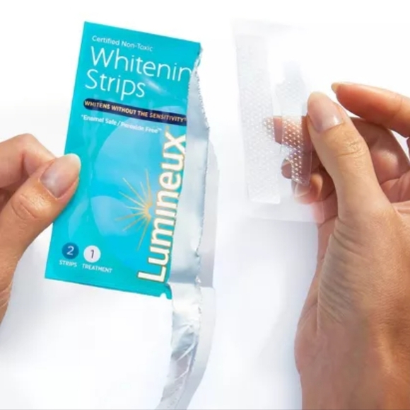 Lumineux Above & Beyond Oral Care Whitening Kit - Picture 3 of 8